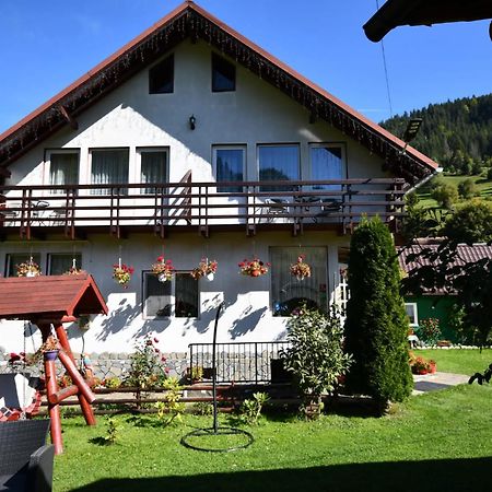 Hotel Casa Stefanut Moeciu De Sus Esterno foto