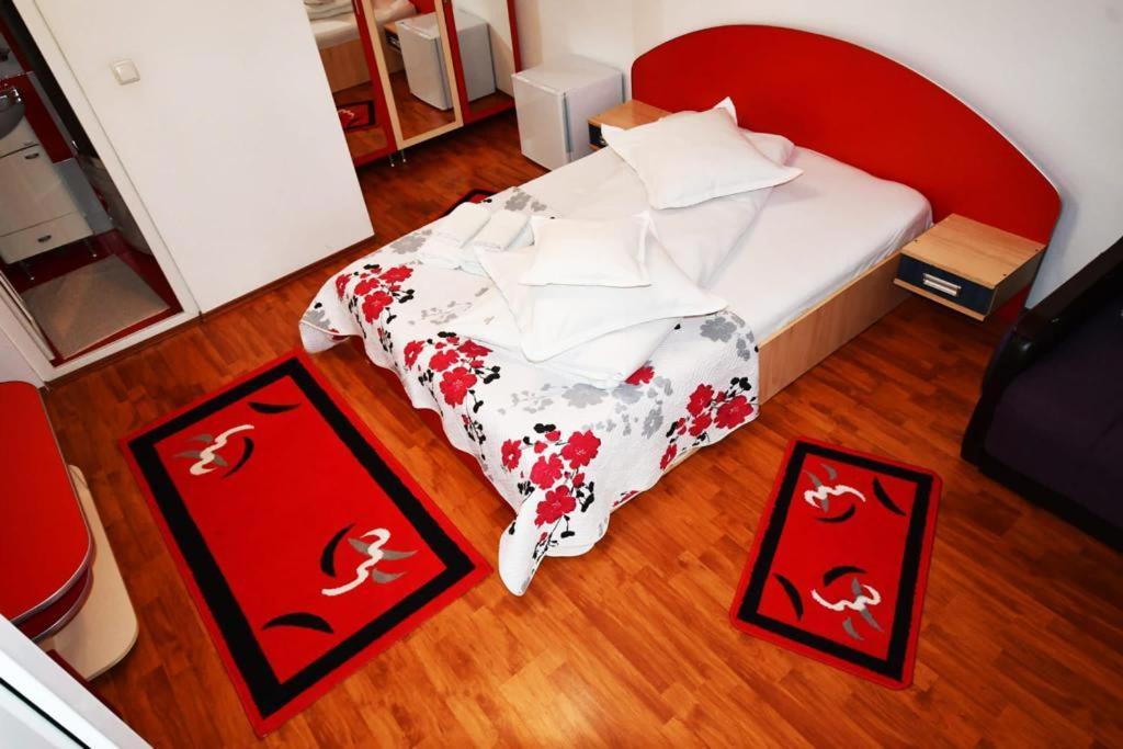 Hotel Casa Stefanut Moeciu De Sus Esterno foto