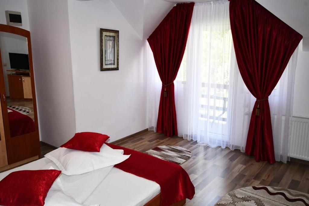 Hotel Casa Stefanut Moeciu De Sus Esterno foto