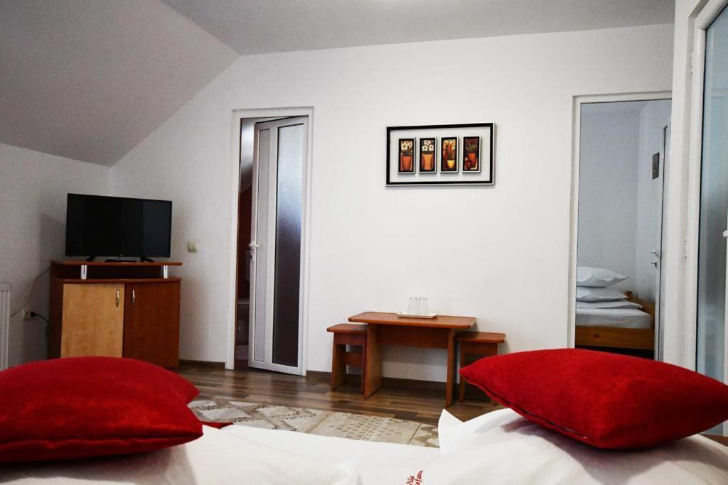 Hotel Casa Stefanut Moeciu De Sus Esterno foto