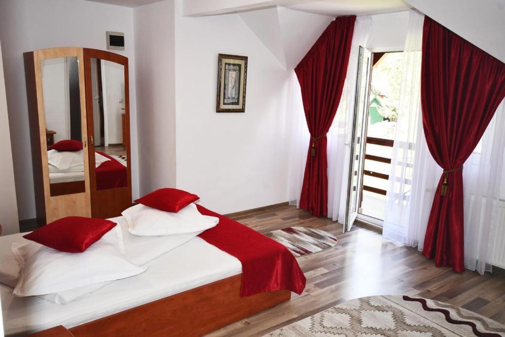 Hotel Casa Stefanut Moeciu De Sus Esterno foto