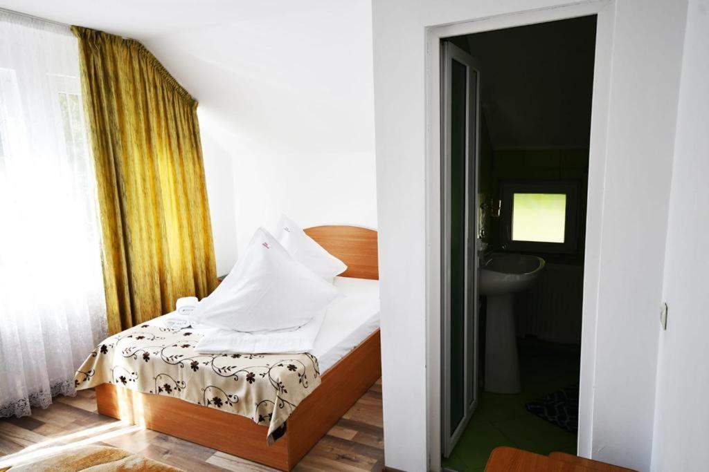 Hotel Casa Stefanut Moeciu De Sus Esterno foto
