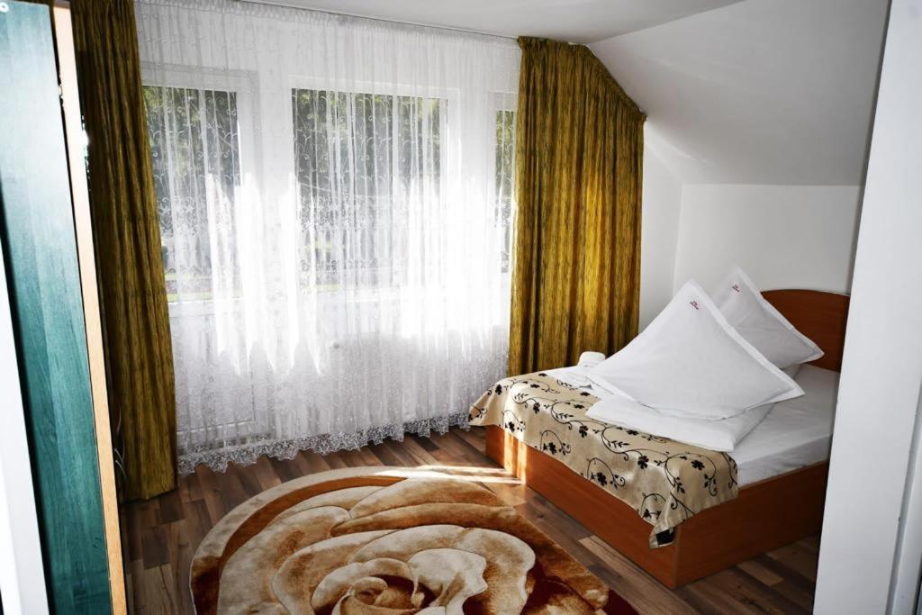 Hotel Casa Stefanut Moeciu De Sus Esterno foto